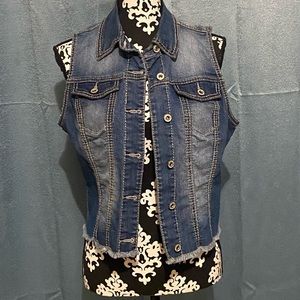 Maurices denim vest with raw ham size medium